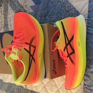 Asics Metaspeed Sky size 8.5 women New